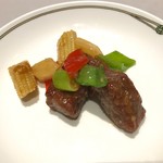 中国飯店 富麗華 - 牛肉とセロリのXO醬炒め