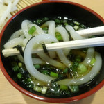 Chabachaba - 「ざるうどん」つゆに浸けた麺