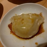 大連餃子基地 ダリアン - 【2017.10.13(金)】パリパリ羽根の大連餃子7個680円