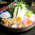 Kyuushuusatsumajidorikoshitsuizakayayufuin - さつま地鶏のすき焼き鍋