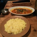 グルガオン - ターメリックライスといただきました。ちなみにバスマティライスは+60円ですが、今宵は売り切れorz