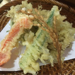 手打そば　もみじ野 - 舞茸と野菜の天ぷら