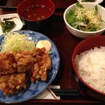 Yakitori restaurant's fried chicken set meal