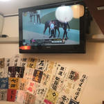 Yakitori Dokoro Torichou - テレビモニター設置してます。週末は競馬中継が楽しめます♪