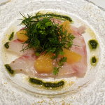 Il Giglio - 山口産石鯛の昆布〆カルパッチョ ハッサクとハーブのサラダとともに