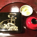 横浜野田岩 - 楓のお盆