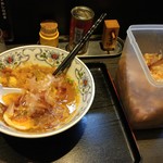 にぼらや - 煮干しラーメン-鰹節投入