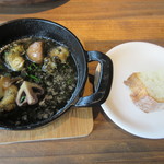 ファームレストラン クオーレ - [ランチ]日高のツブと十勝のマッシュのアヒージョ＋バケット