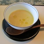 フォレストイン伊万里 レストラン - スープは　あさりと春野菜、レタスの軽いポタージュのフィデゥァ添えです
