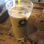 Bistro ひつじや - チコリのコーヒー。独特な味。なぜかサッポロのグラス。