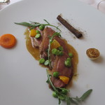 ラ・トゥーエル - カナダ産鴨胸肉のロティ　ジュのソース　西洋ゴボウと季節野菜を添えて
