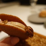 ラ・ヴァガボンド - 中にはフォアグラと洋ナシ♪