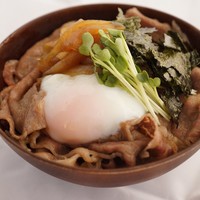 黒毛和牛のトマトすき焼き丼