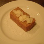 VEGAN Healing Cafe - キャロットケーキ　￥300