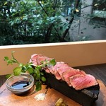 炭焼き！牛サガリのタタキ
