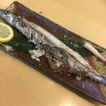 まる重 - 左下から右下に向かって下半分を食べる。
      はらわたは残してもマナー違反にはならない。