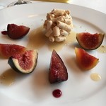 レストラン クレッセント - 黒いちじくのコンポートと胡桃のアイスクリーム