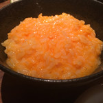 シャンパン&醤油バー フルートフルート - 目に鮮やかなオレンジ色したご飯ですねー(*´∇｀*)