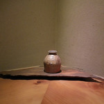 玉笑 - 内観；カウンター席の様子