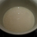 玉笑 - 蕎麦湯；アップ；最後の一杯は蕎麦粒も