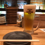 しば酒屋 - 生ビール ザ・プレミアムモルツ 〜香るエール〜 中 480円。