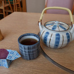 Utaandon - 紅芋せんべい、ほうじ茶