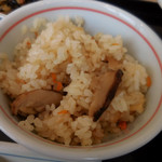 Utaandon - 小さな松茸ご飯