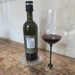 トスカーナ産の赤ワイン