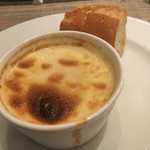 キャトルラパン - ワタリガニのビスクは濃厚、バゲットが必須となる