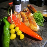 Kyuushuusatsumajidorikoshitsuizakayayufuin - 秋野菜と地鶏の味噌漬け