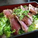 本家　山賊鍋 - 極上馬肉サーロインステーキ重　2052円→1000円　（ランパスvol.10提示)