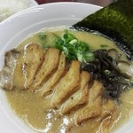Hakata Ramen Isshintou - 白×チャーシュー麺￥700