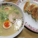 餃子の王将 - 牛骨ラーメン＋餃子