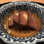 まき村 - 佐賀牛ザブトンのローストビーフ、焼き茄子