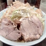 立川マシマシ - ラーメン中  豚増し 野菜、脂普通。