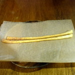 ドンブラボー - 生ハムとバターを練り込んだグリッシーニ