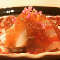 まき村 - 車海老、鮑、雲丹、若芽、酢醤油のジュレで