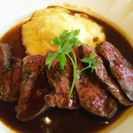 神戸屋レストラン - ひうち牛のペリグーソース