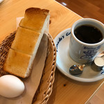 Kohi Dokoro Komeda Kohiten - ブレンドコーヒー＝４２０円モーニングのＡ トースト&ゆで玉子