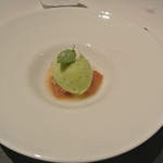 リストランテ カノフィーロ - 洋梨とバジリコのソルベ　紅茶風味のコンポスタ