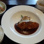 洋食堂 YANO屋 - 手ごねチーズハンバーグランチ（880円）ドリンク付きです
