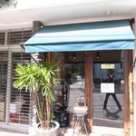 塩らー麺 本丸亭 - おしゃれな外観