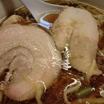 一番いちばん - バラ肉のチャーシューと蒸し鶏