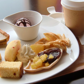 カフェ&アウトレット カフェ・サンラヴィアン_1