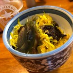 金ちゃん - お通し…菊の花と茗荷のお浸し