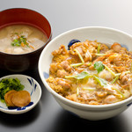 旬菜舎　さと山 - 親子丼