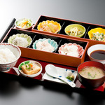 旬菜舎　さと山 - とうふ定食