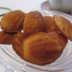 レストラン・モリエール - レモン風味のマドレーヌ