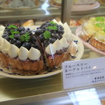 ニシムラ - ショーケースでひときわ美味しそうでした