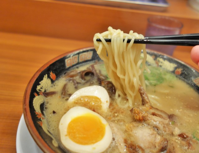 博多ラーメンｓｈｉｎ−ｓｈｉｎ　博多デイトス店>